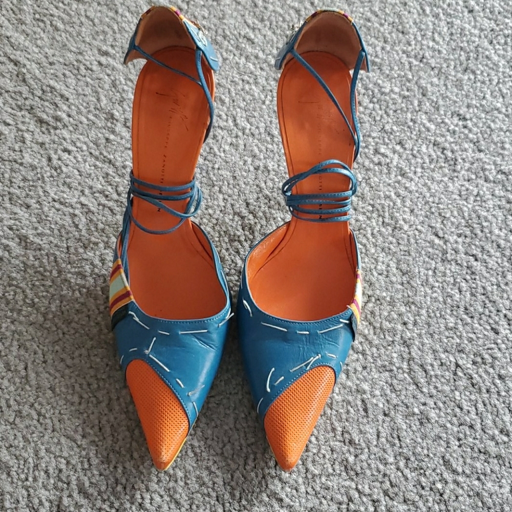 Vintage pumps